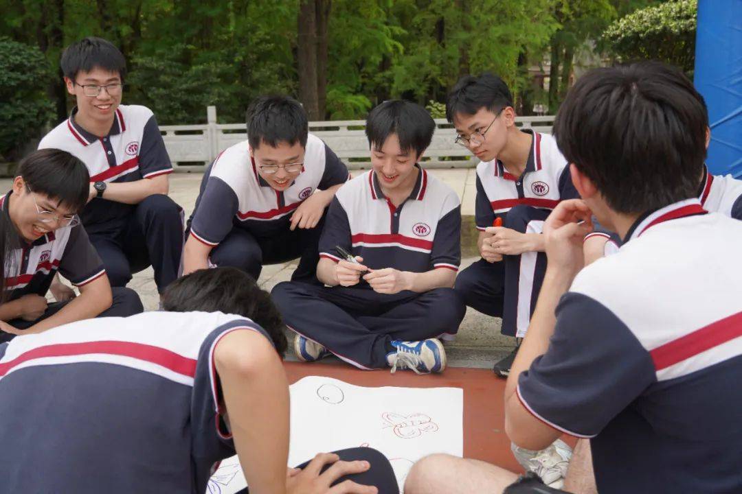中欧体育官网入口-帕德博恩队员配合默契，备战日益严峻竞争的简单介绍