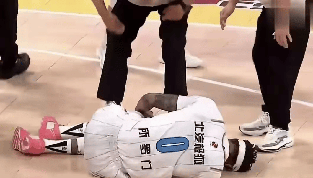 中欧体育app-江苏队客场失利，球员士气不振的简单介绍