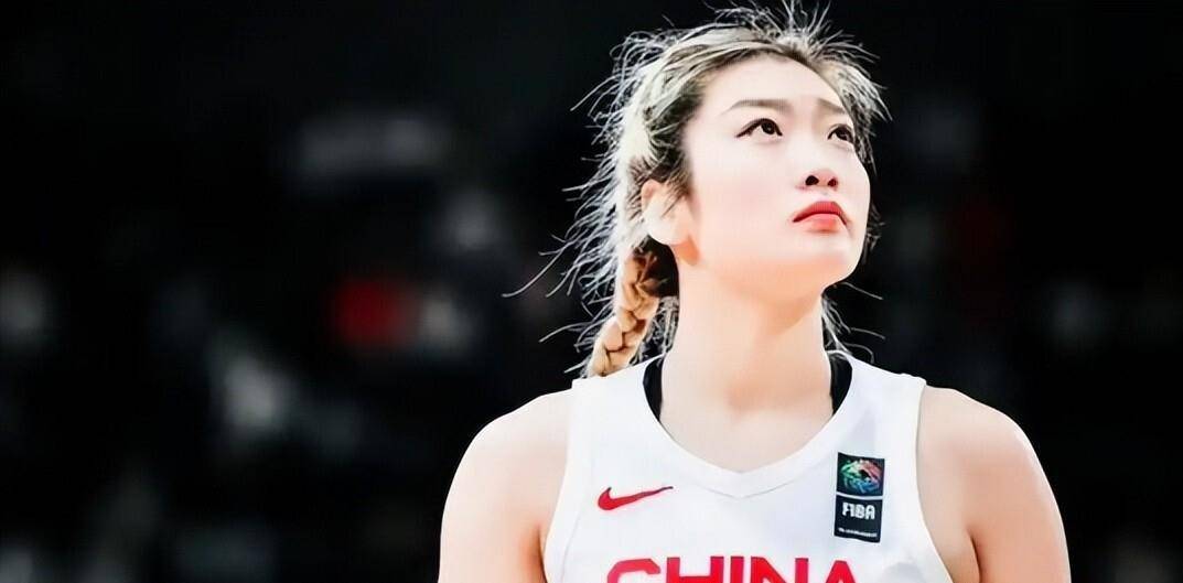 中欧体育app-女篮官宣！李梦无缘深圳亚洲杯，宫鲁鸣：长期脱队训练，