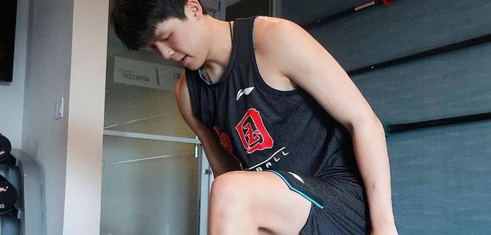 杨瀚森为何超预期被选中？开拓者内线扎堆是压力也是动力的简单介绍